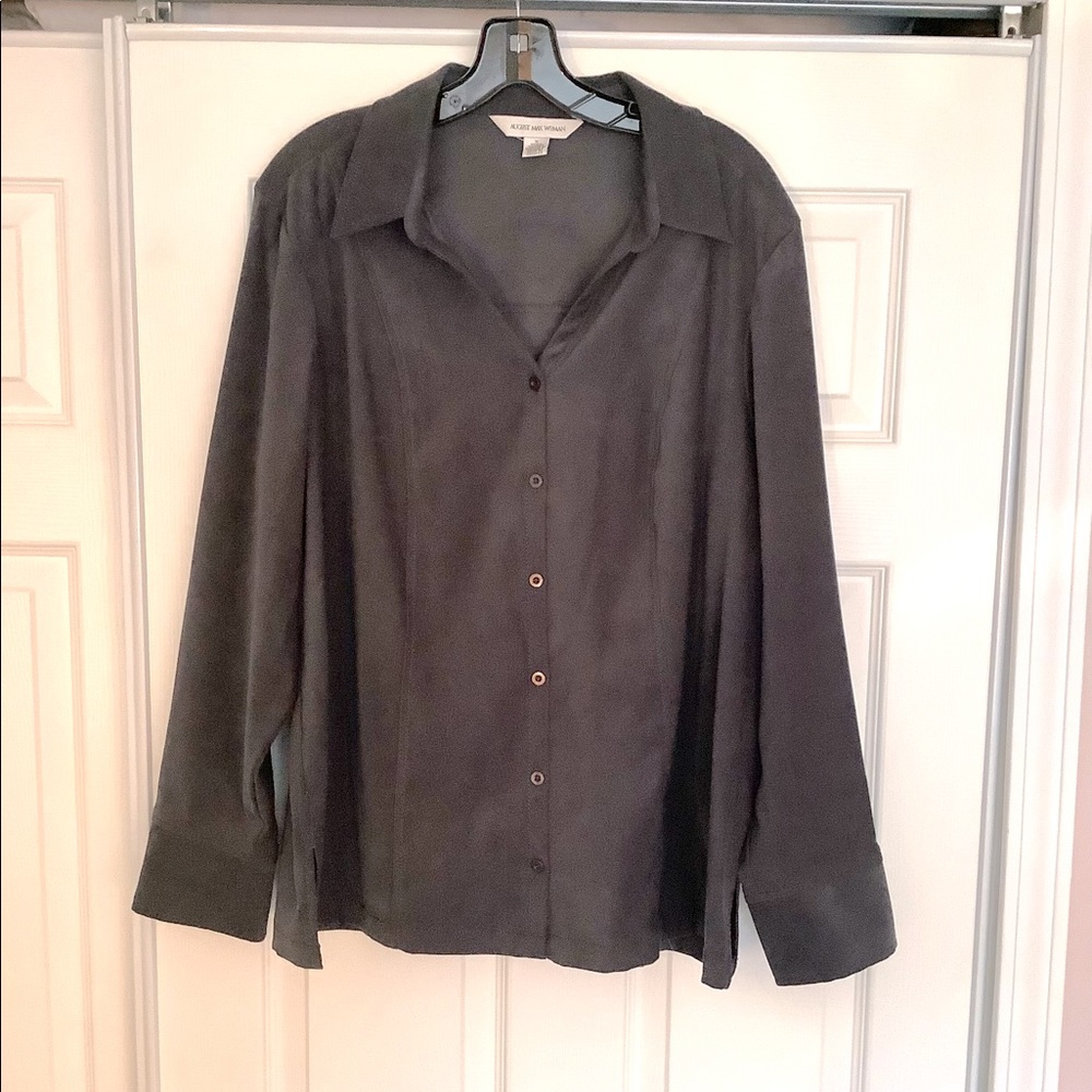 NEW - No Tags - August Max Woman Suede Look Top - Gray - Size X